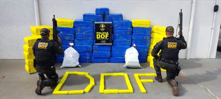 DOF fecha entreposto com mais 1.3 tonelada de drogas e recupera veículo em Itaquiraí