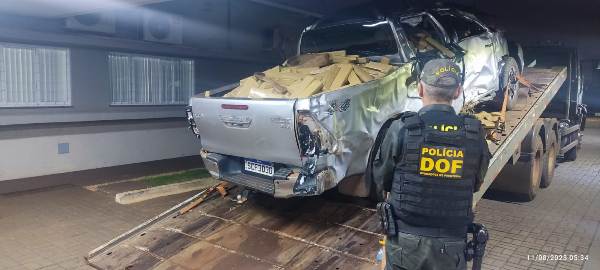 Toyota Hilux é recuperada pelo DOF em Ponta Porã carregada com mais de uma tonelada e meia de maconha