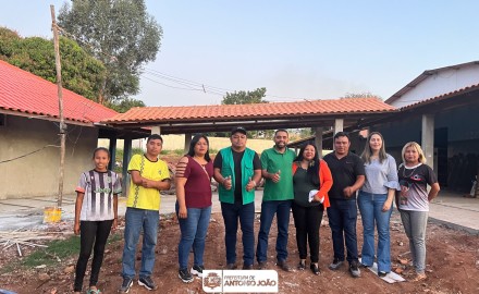 Prefeito Marcelo Pé e lideranças indígenas visitam Escola Municipal Mbo Eroy Tupa I Arandu Renoi em projeto de reconstrução de R$3.1 Milhões
