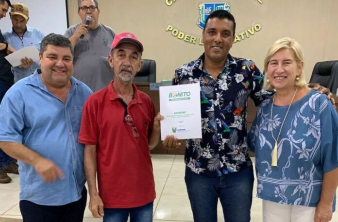 Agehab: 80 Títulos de Regularização Fundiária são entregues no município de Bonito