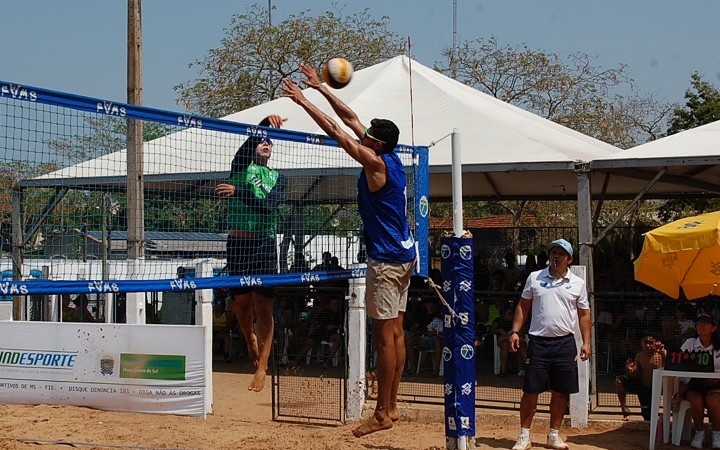 Com apoio do Governo do Estado, Superpraia e etapa do Estadual de Vôlei de Praia reúnem 39 duplas na capital