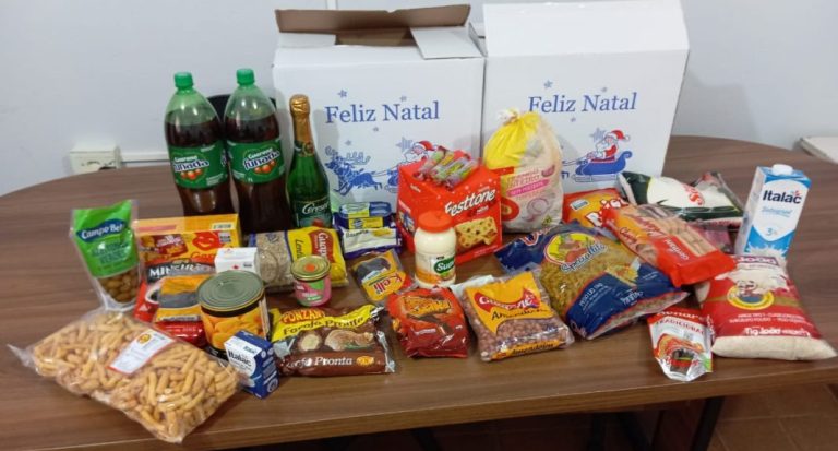 Prefeitura de Caracol entrega cestas natalinas como presente aos servidores públicos