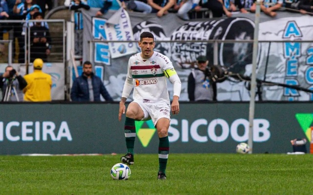 Zenit encaminha contratação de Nino, do Fluminense; zagueiro não deve se reapresentar com o Tricolor