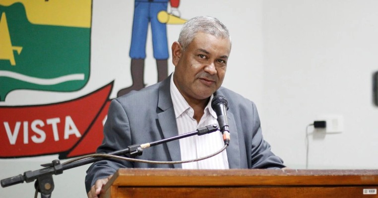 Hemerson Buiu solicita ao Deputado Federal Dr. Luis Ovando emenda de 100 mil para reforma do Estádio