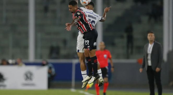 São Paulo joga mal e perde para o Talleres na estreia da Libertadores