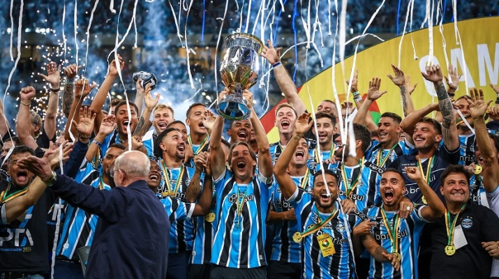 Grêmio levanta a taça do heptacampeonato gaúcho na Arena