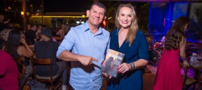 Vânia Leite lança seu primeiro livro “Reencontro” em evento acolhedor em Campo Grande