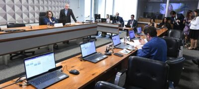 CDH aprova porte de arma para mulher sob medida protetiva de urgência