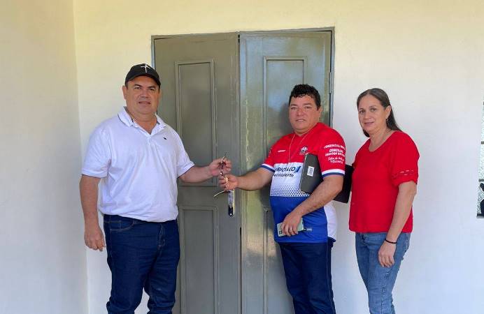 Prefeito de Bella Vista Norte entrega cozinha-jantar na Escola Básica de Santa Ana da Apa