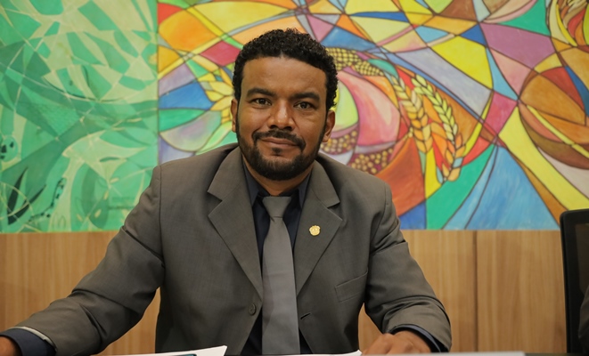 Reinaldo Jalasca solicita melhorias viárias em bairros que enfrentam abandono e riscos à segurança