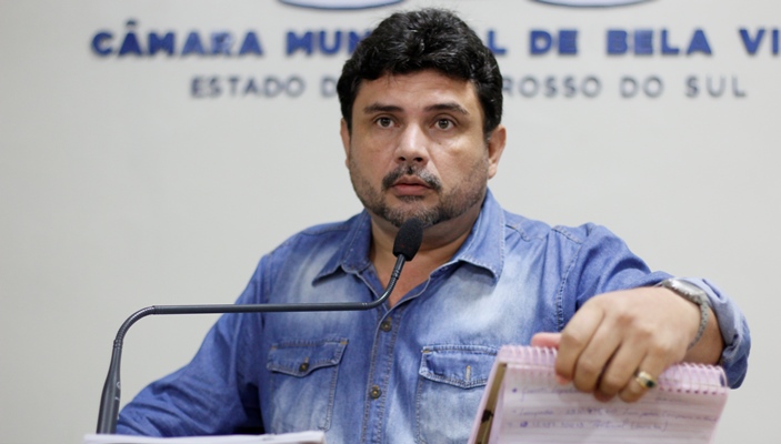 Vereador Johnys Basso solicita implantação do Piso Nacional dos Educadores em Bela Vista