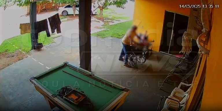 Cadeirante é agredido pelo pai e pede justiça: ‘tentou me matar’