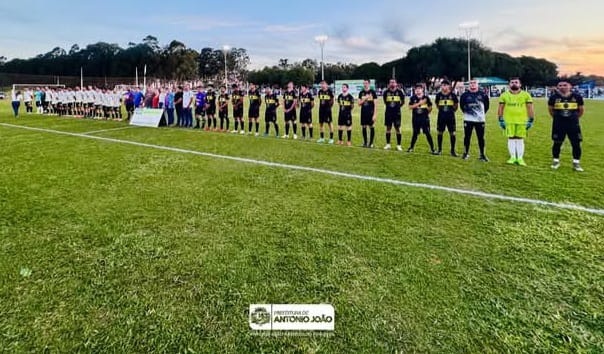 S.E. Tucanos brilha na grande final do Campeonato Municipal de Futebol Suíço em Antônio João