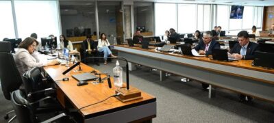 CDH aceita proposta que proíbe escola de exigir vacina de covid-19