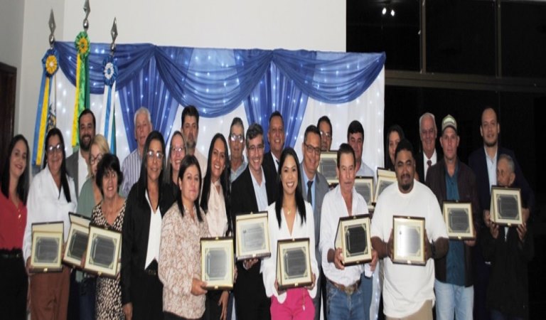 Caracol homenageia personalidades com o Título de Cidadão Caracolense