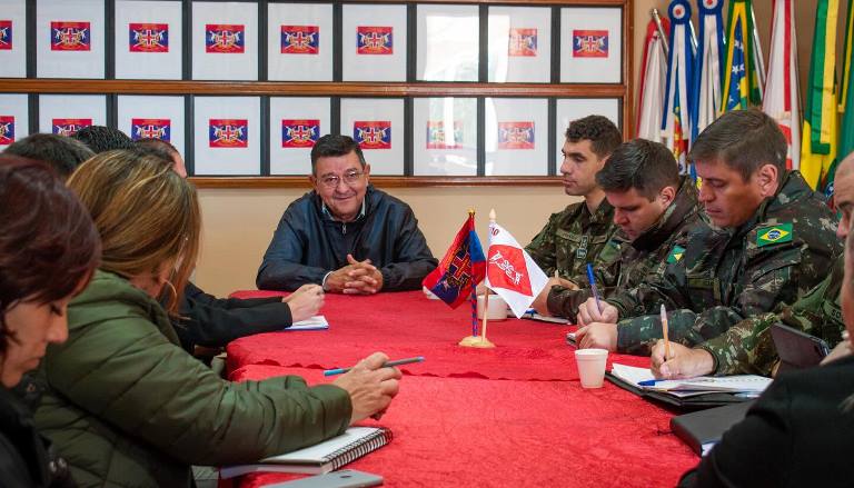 Autoridades se reúnem no 10º RC Mec para definir ações de prevenção e combate a incêndios em Bela Vista