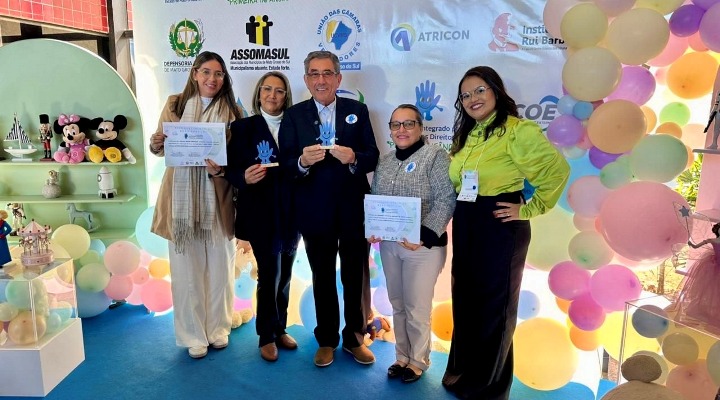 Prefeito Nelson Cintra é homenageado por Boas Práticas voltadas à Primeira Infância em Porto Murtinho