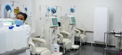 Com centenas de máquinas em 4 macrorregiões, MS regionaliza hemodiálise e aproxima atendimento dos pacientes