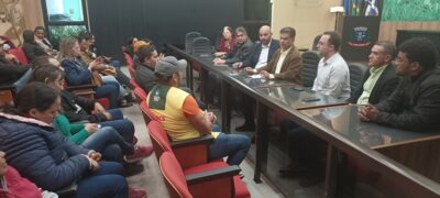 Senador Nelsinho Trad participa de reunião na Câmara com vereadores e agentes de saúde