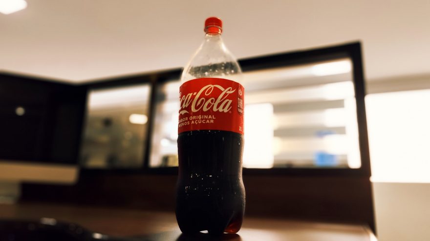 Suspeita de contaminação fecha fábrica da Coca-Cola