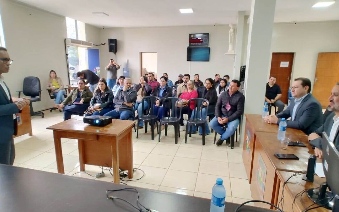 Bela Vista: Servidores públicos participam de palestra sobre Licitação e Controle Interno