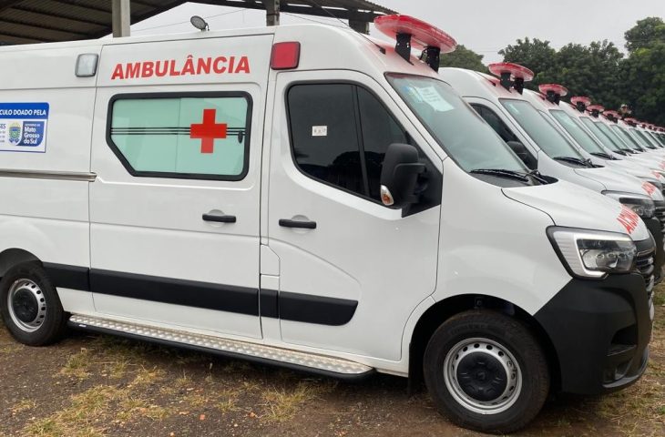 Governo de MS entrega veículos e ambulâncias para reforçar saúde em mais de 40 municípios