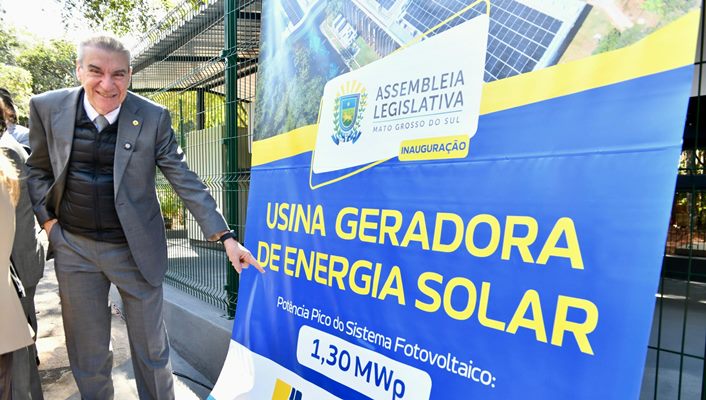 Paulo Corrêa inaugura usina fotovoltaica que torna ALEMS 100% autossuficiente em energia limpa