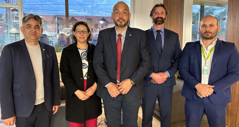 Vereadores de Ponta Porã participam de agenda em Assunção sobre aeroporto binacional