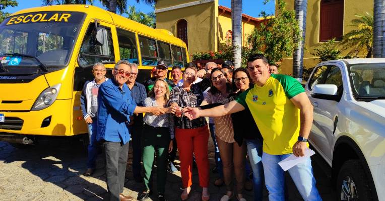 Porto Murtinho reforça frotas da saúde e educação com doações do Governo do Estado e senadora Tereza Cristina