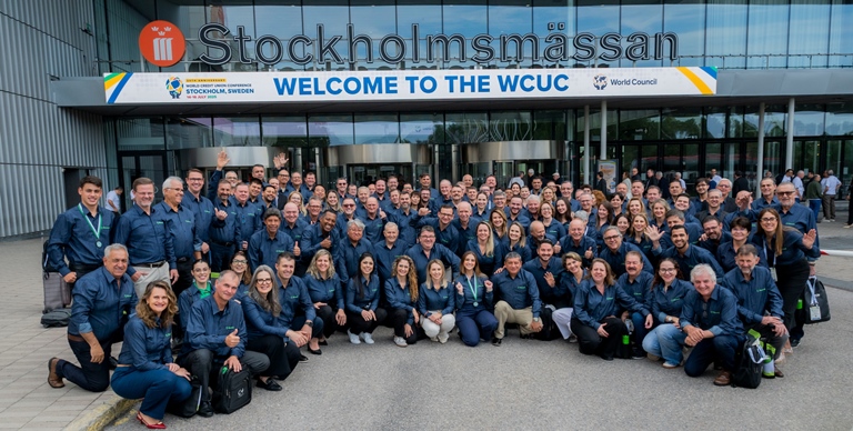 Delegação recorde e projetos premiados marcam a participação do Sicredi em evento internacional sobre cooperativismo de crédito