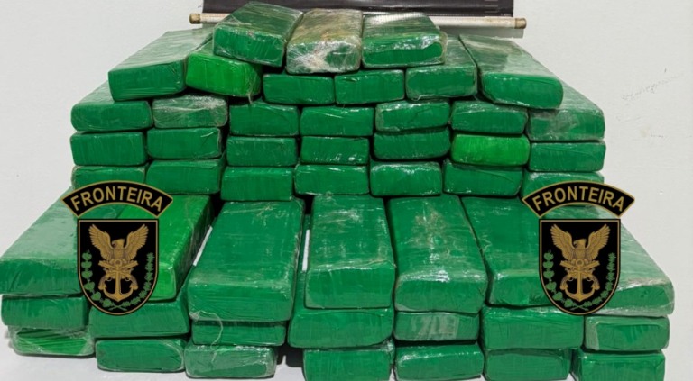 Carro furtado em Curitiba é recuperado pelo DOF com mais de 50 quilos de drogas