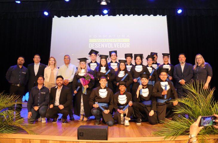 Primeiro passo de quem está entrando no mercado, Voucher Desenvolvedor também é oportunidade de recomeço