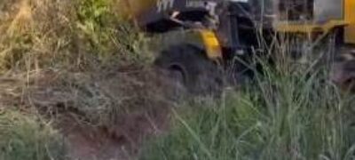 Secretaria de Obras realiza ação de recuperação na estrada do aeroporto em Bela Vista