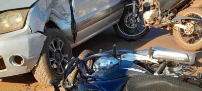 Acidente envolvendo duas motocicletas e um carro na Avenida Teodoro Sativa