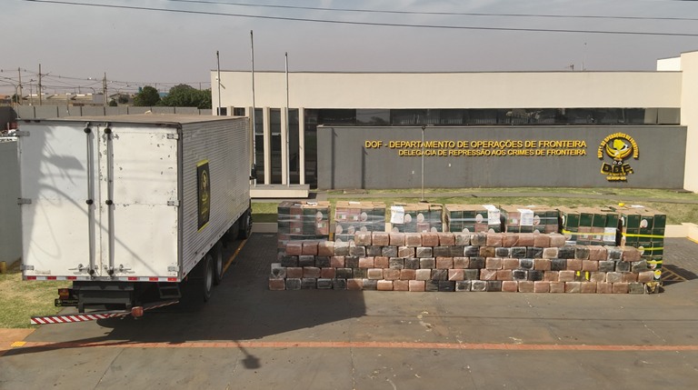 DOF apreende 2,7 toneladas de drogas em meio a carga de ovos de galinha