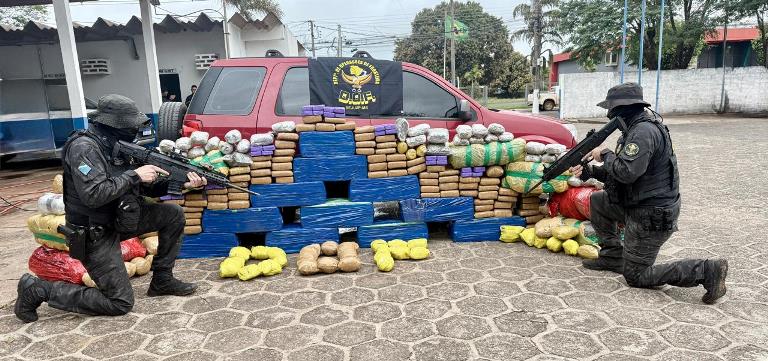 DOF apreende mais de 500 quilos de drogas em carro furtado no Rio Grande do Sul