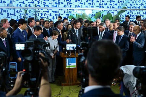 União Brasil e PP oficializam federação com 15 senadores e mais de 1.000 prefeitos