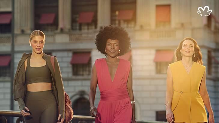 Em campanha de nova fragrância, Natura faz um convite às mulheres: “Liberte a deusa que você é”