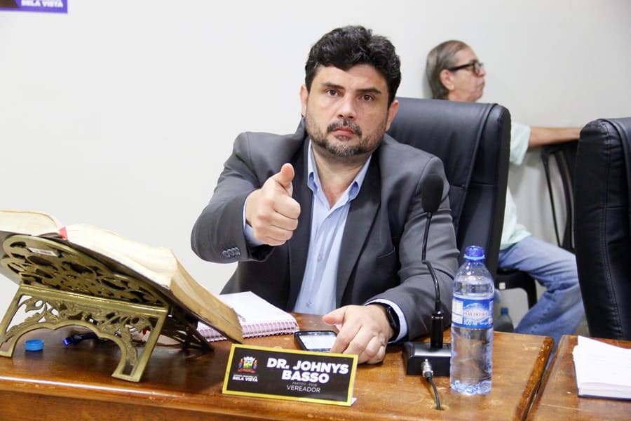 Vereador Johnys Basso cobra regularização de sistemas da Educação e Saúde