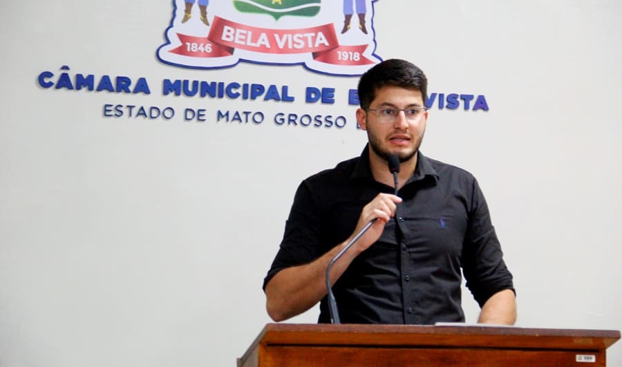 Vereador Vinicius Godoy solicita melhorias em iluminação e saneamento