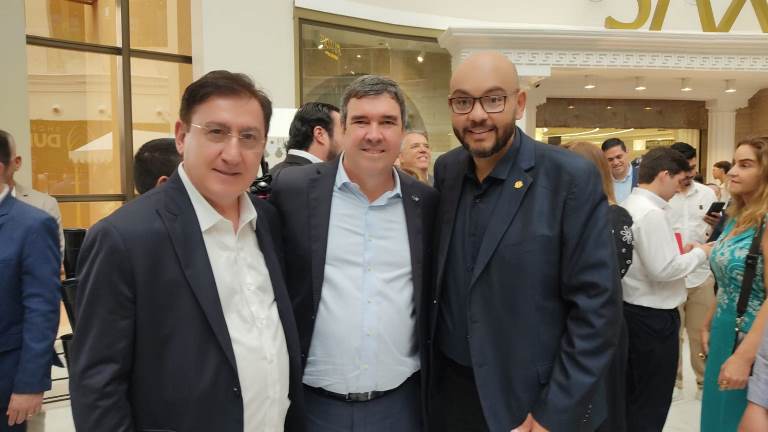 Pedro Juan Caballero: Vereadores prestigiam inauguração do Shopping Dubai