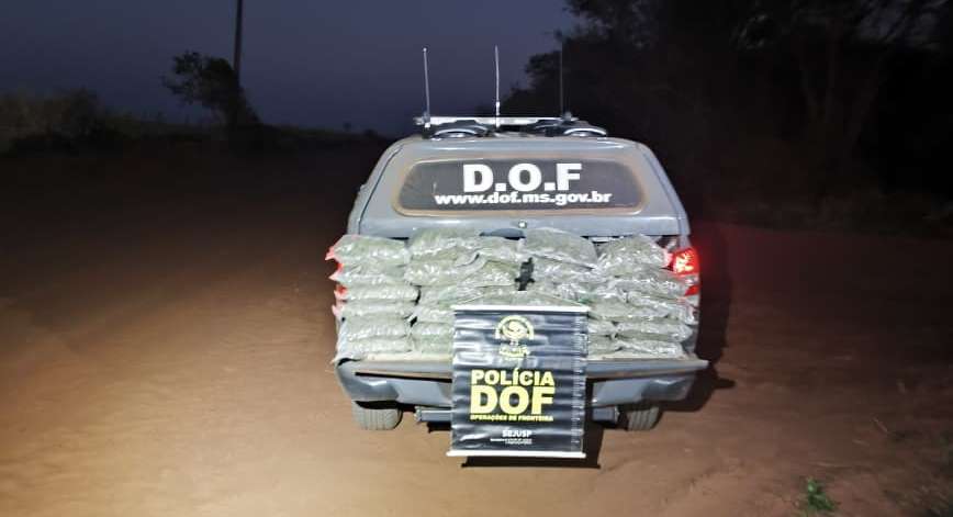 DOF apreende quase 20 quilos de drogas que eram transportados em moto