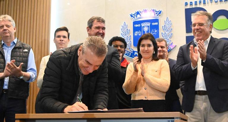 Com Riedel e Tebet, Paulo Corrêa assina convênio de R$ 51,6 milhões para Ponta Porã