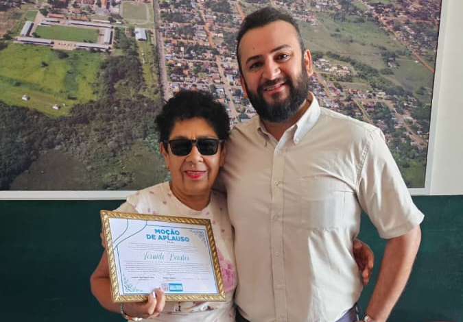 Vereador Rodrigo Barboza apresenta Moção de Aplausos à servidora Veraide Benites