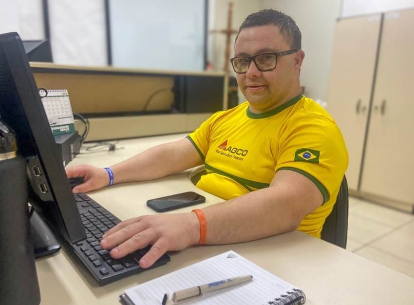 Time diverso: trajetória de colaborador com síndrome de Down mostra o impacto positivo da inclusão na AGCO