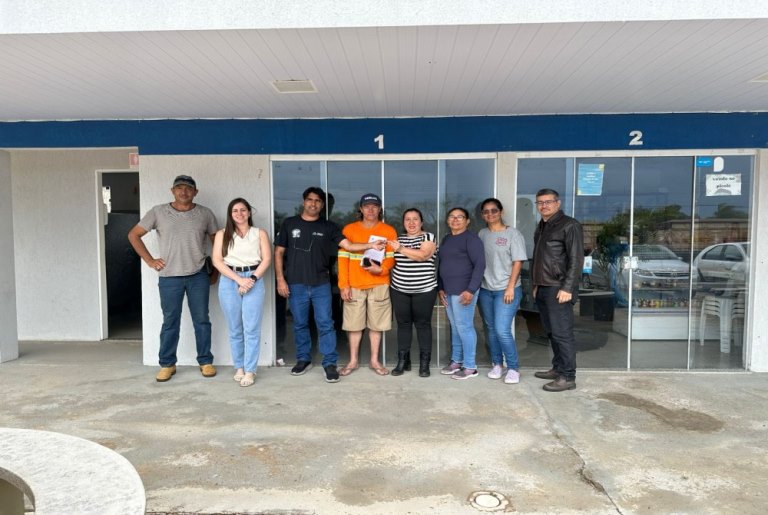 Casa do Produtor do Alto Caracol entrega box de comercialização para Artesanato Local