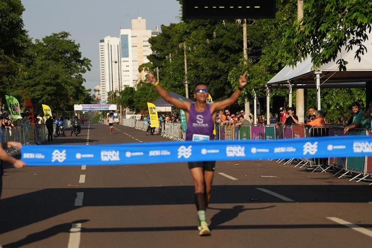 No alto do pódio dos 10 km, atletas de MS e de fora consolidam Corrida do Pantanal como evento nacional
