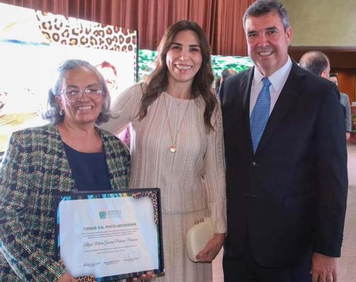 Vice-prefeita de Bela Vista Letizia Murano recebe Titulo de Cidadã Sul-Mato-grossense