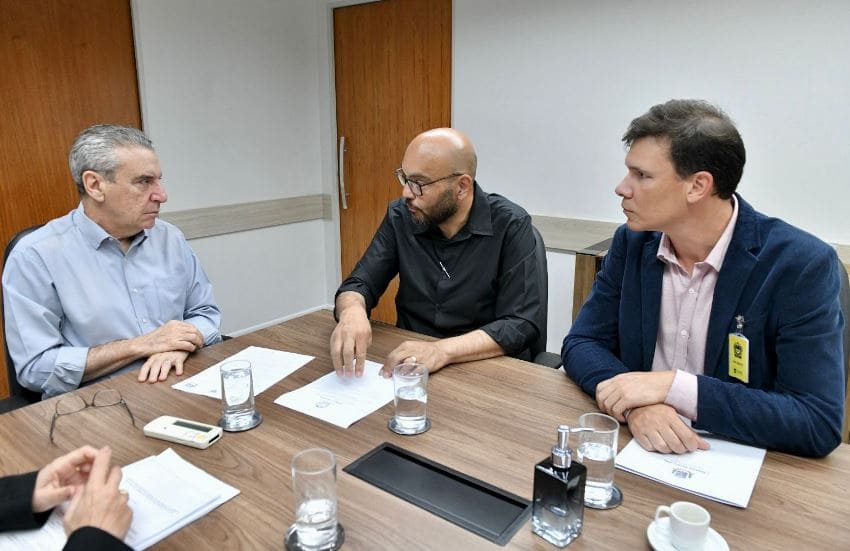 Paulo Corrêa discute regulamentação da circulação de vans escolares na fronteira entre Brasil e Paraguai