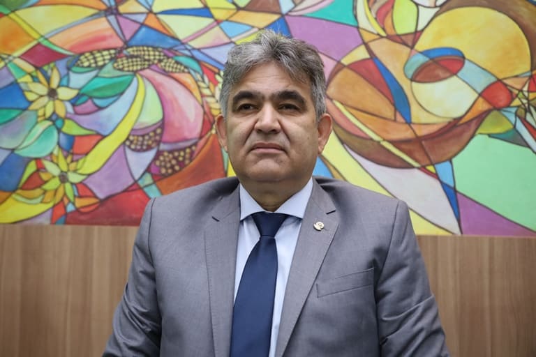 Vereador Marcelino Nunes solicita grade de proteção em ponte e recapeamento no São João